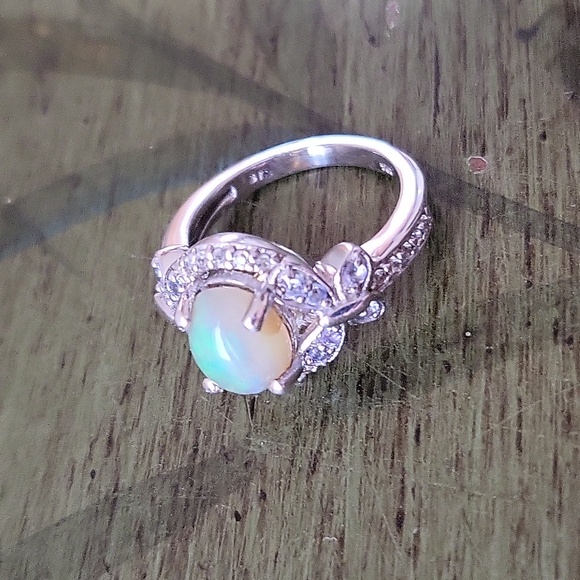 BEAUTIFUL RING - Picture 6 of 7